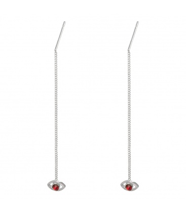 Zilverkleurige oorbellen met als hanger een oog en rood strasssteentje