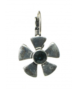 Mooie zilverkleurige oorbellen met blauw steentje