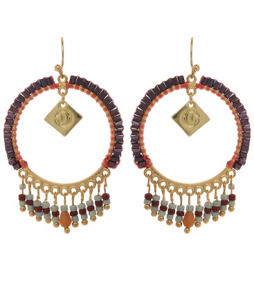 Oorbellen in ronde vorm met paarse kralen strengen