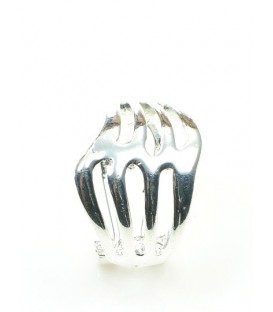 Zilverkleurige oorbellen met een mooi motief en klaphaak