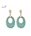 Oorbellen met ovale groene hanger en kleine pareltjes