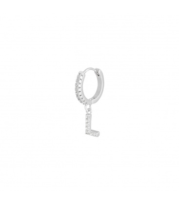 Zilverkleurige oorbel met steentjes en hanger met de letter L