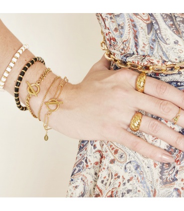 Goudkleurige armband met kapittelslot