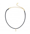 Zwarte trendy choker met hanger in de vorm van een goudkleurig maandje.