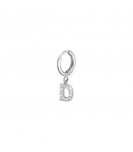 Zilverkleurige oorbel met zirkonia steentjes en initiaal D