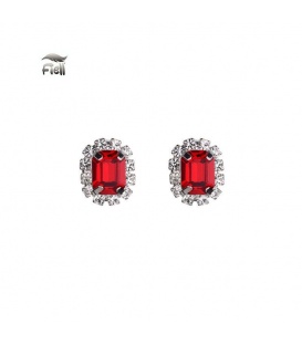 Zilverkleurige oorbellen met rode schitterende steen