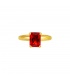 Goudkleurige ring met rode vierkante steen (16)