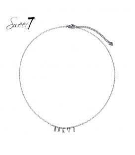Zilverkleurige ketting met het woord BRAVE
