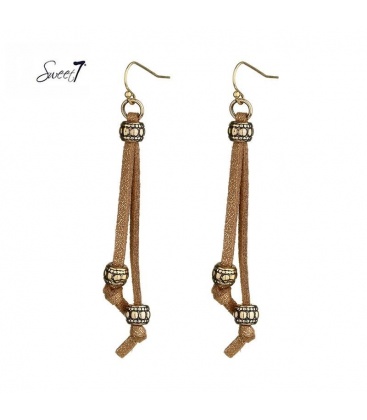 Leuke oorbellen met 2 bruine strengen en goudkleurige kralen