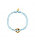 Lichtblauwe armband met satijnen koord en goudkleurige bedel