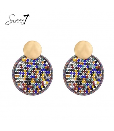 Gekleurde glaskralen oorhangers met een goudkleurig oorstukje