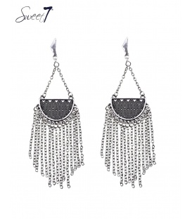 Zilverkleurige oorhangers met metalen kettinkjes 