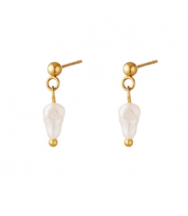 Goudkleurige oorbellen met hangende zoetwaterparel