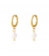 Goudkleurige oorringen met zoetwaterparel