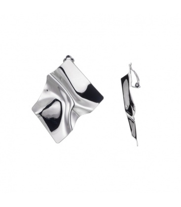 Zilverkleurige grote oorclips met een golvend patroon (7,2 cm)