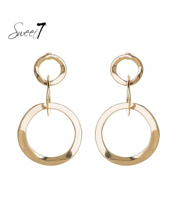 Goudkleurige oorhangers met 2 ringen en een goudkeurige oorstukje