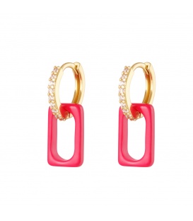 Goudkleurige oorringen met zirkonia steentjes met een roze vierkante hanger