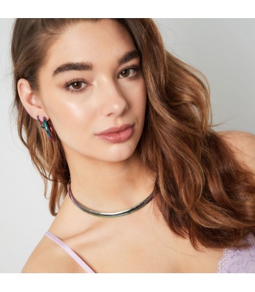 Gekleurde halsketting met een streepjes print