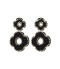 Zwarte kralen oorhangers in de vorm van 2 bloemen en een heldere strass rand