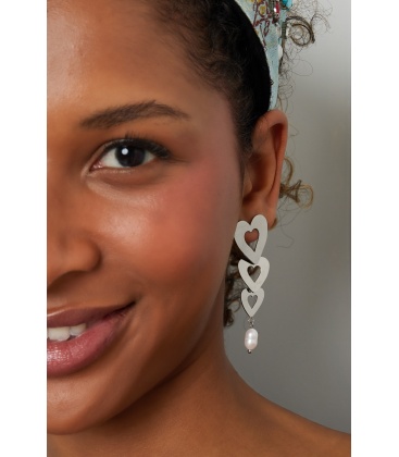 Oorbellen 3 hartjes met parel goudkleurig