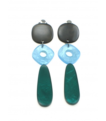 Trendy groen en blauwe oorclips met zwart oorstukje