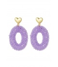 Paarse glas kralen oorhangers met een goudkleurig hartje als oorstukje