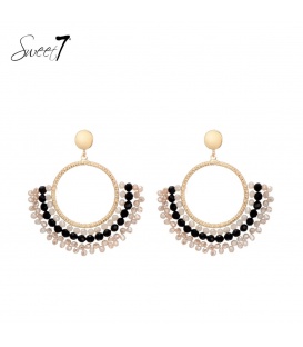 Goudkleurige oorhangers met gekleurde kraaltjes