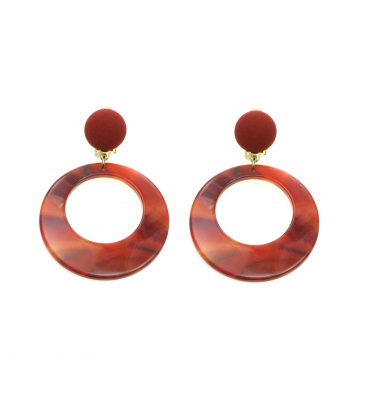 Rood gekleurde oorclips met een effen oorstukje