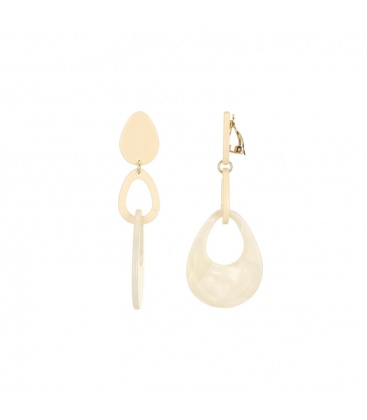 Creme oorclips met 2 hangers en een effen oorstukje