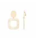 Creme oorclips met vierkante hanger en een effen oorstukje