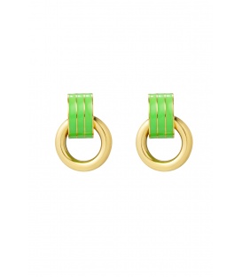 Goudkleurige oorbellen met groene accenten