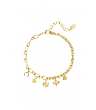 Goudkleurige armband met verschillende schakels en bedels