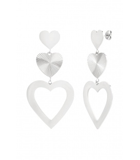 Zilverkleurige oorhangers met 3 harten