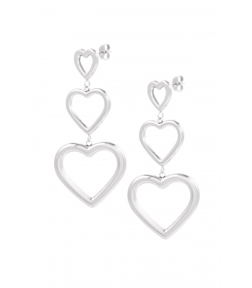 Zilverkleurige oorhangers in de vorm van 3 harten