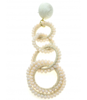 Crèmekleurige oorhangers met glaskralen en draad