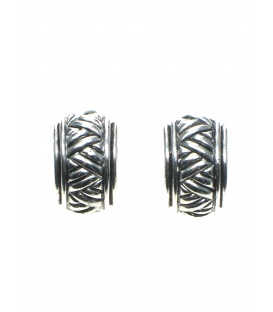 Zilverkleurige halfronde oorclips met zigzag motief