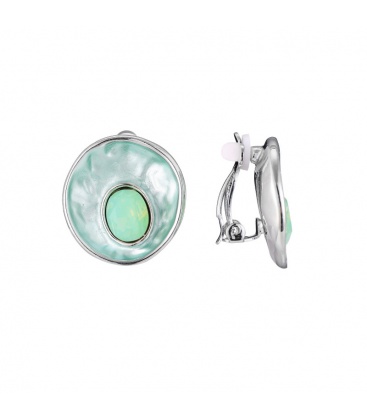 Mooie groene oorclips met een ovaal steentje 