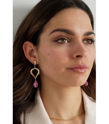 Goudkleurige oorhangers met een helder glas steentje