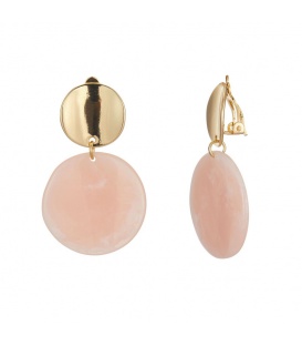 Roze oorclips met een goudkleurig oorstukje 