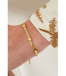  Goudkleurige Armband met 3 Harten - Elegantie en Liefde in Één | Webshop