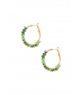 Goudkleurige oorringen met groene glas steentjes