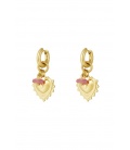 Goudkleurige oorhangers met hart en kraaltjes