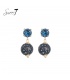 Blauw gekleurde oorhangers met een effen blauw glas steentje
