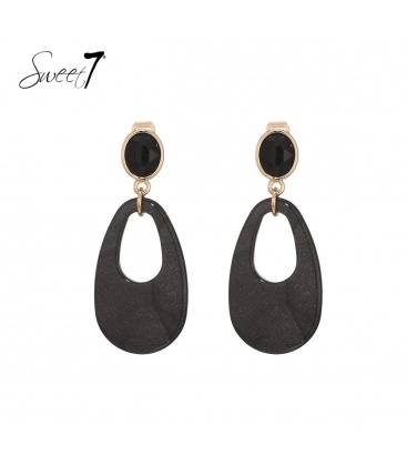 Oorclips met zwarte hanger en goudkleurige rand