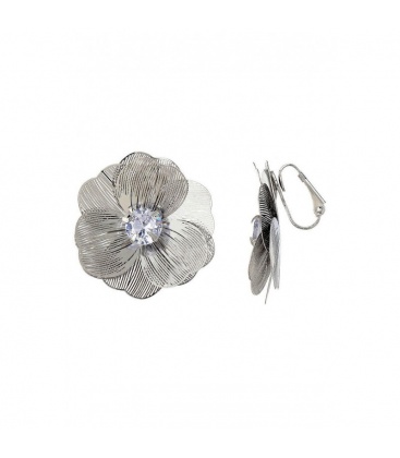 Zilverkleurige oorclips met een bloem motief en een helder glas steentje