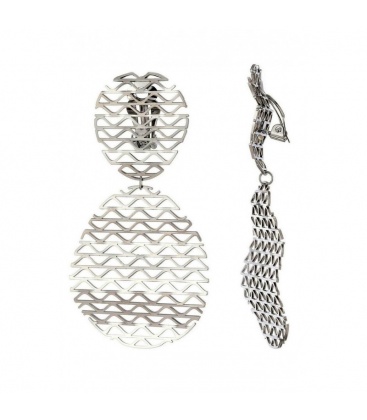 Oorclips zilverkleurig ovaal met een filigraan motief