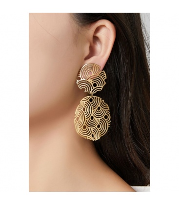 Oorclips zilverkleurig met een filigraan motief