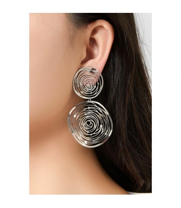 Oorclips zilverkleurig met een wervel patroon