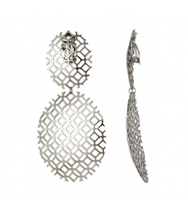 Zilverkleurige oorclips in ruitjes patroon