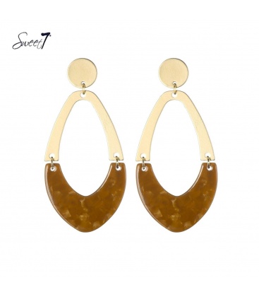 Goudkleurige oorhangers met een bruin detail